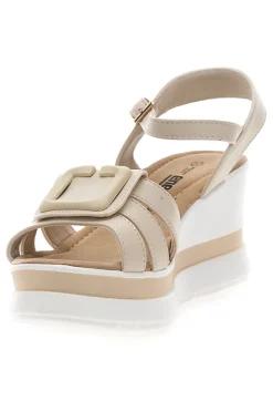 Beige Keilsandalen mit Riemen und glänzenden Details E483-ENERGY