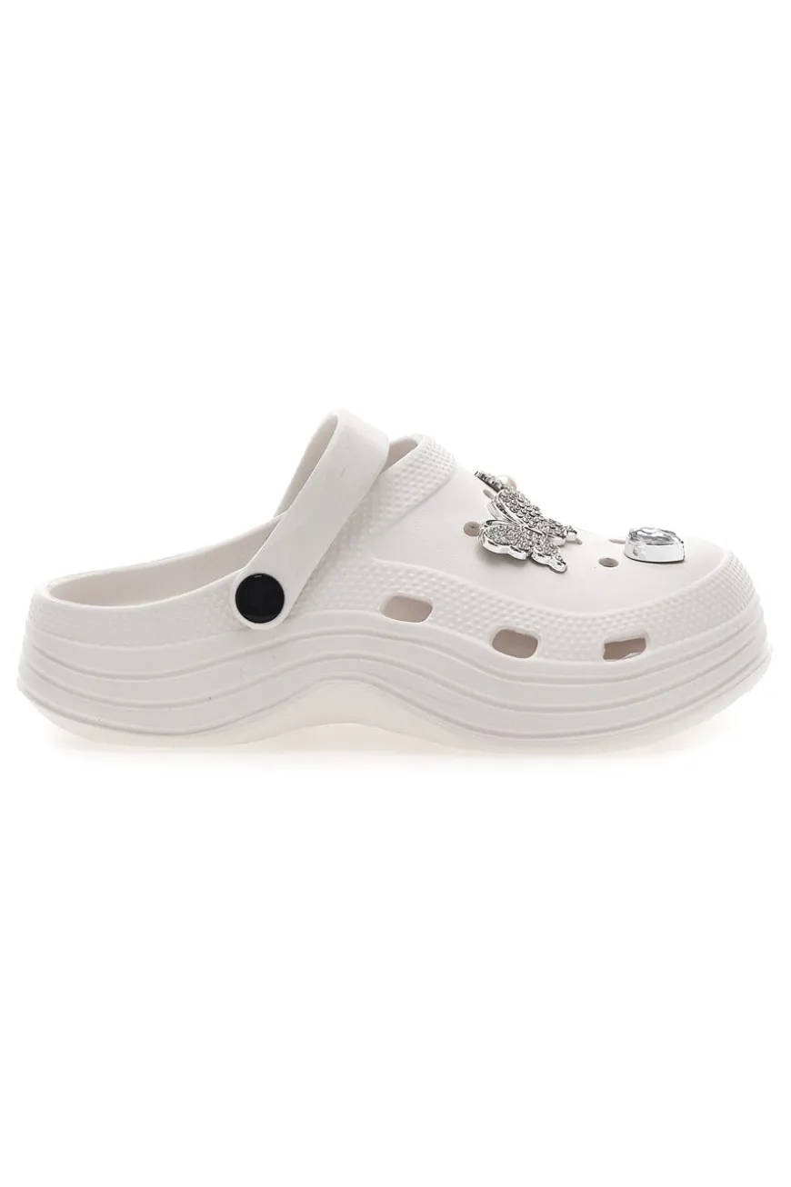 Sabot bianco con charms decorativi 2T2L 2035