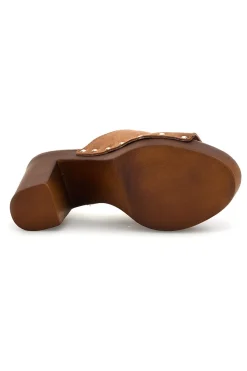 Sandalo marrone con tacco e borchie Must Have 11233-PITTARELLO Hot