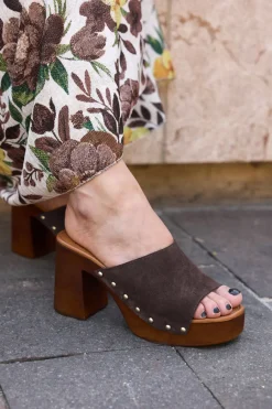 Sandalo marrone in pelle con tacco alto Must Have 11934-PITTARELLO Outlet