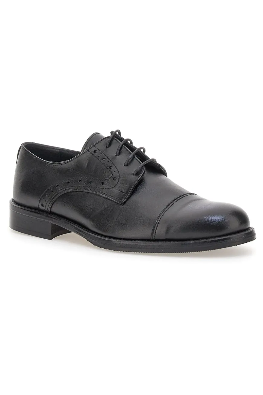 Scarpe eleganti nere in pelle con dettagli traforati Pittarello 7715