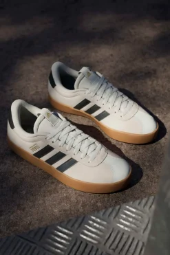 Sneakers beige con strisce nere e suola in gomma VL Court 3-ADIDAS Outlet