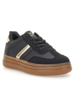Sneakers nere con suola caramello e dettagli oro Me & Me GB2026-ME u0026 ME Clearance